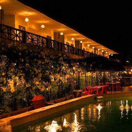 Bamboo Garden Hotel Serrekunda Bagian luar foto