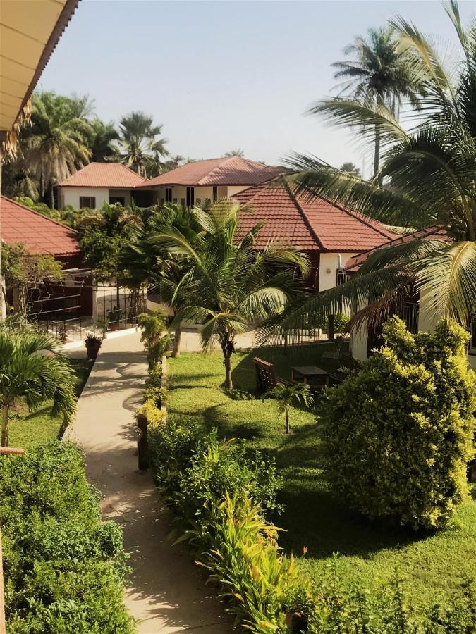 Bamboo Garden Hotel Serrekunda Bagian luar foto
