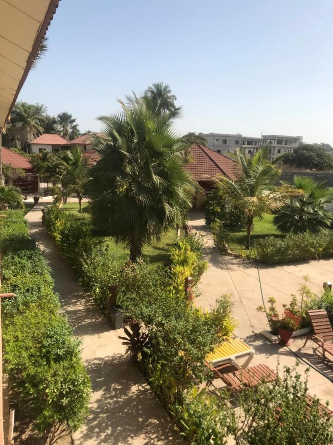 Bamboo Garden Hotel Serrekunda Bagian luar foto