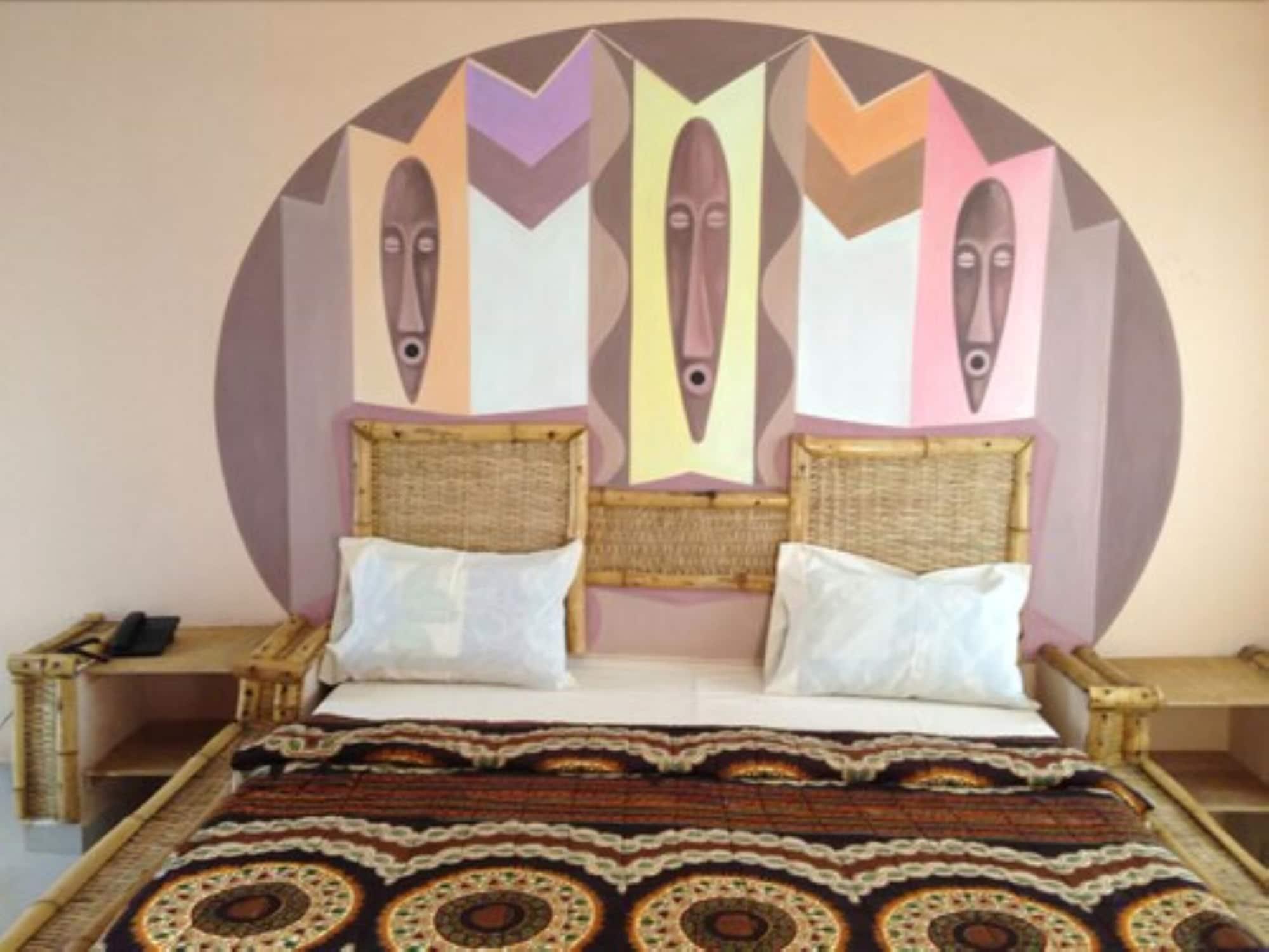 Bamboo Garden Hotel Serrekunda Bagian luar foto