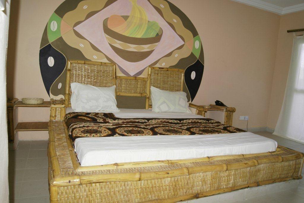 Bamboo Garden Hotel Serrekunda Bagian luar foto