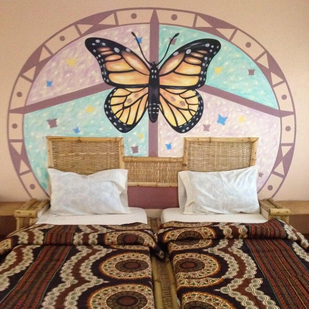 Bamboo Garden Hotel Serrekunda Bagian luar foto