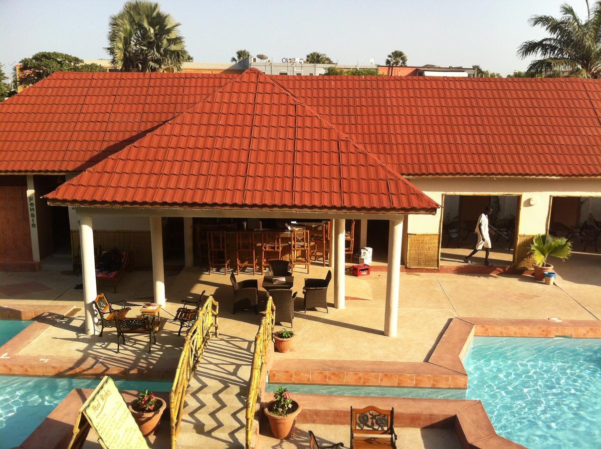 Bamboo Garden Hotel Serrekunda Bagian luar foto
