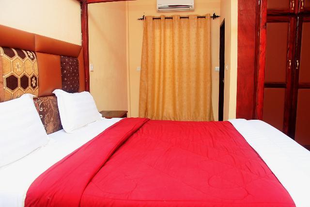 Bamboo Garden Hotel Serrekunda Bagian luar foto