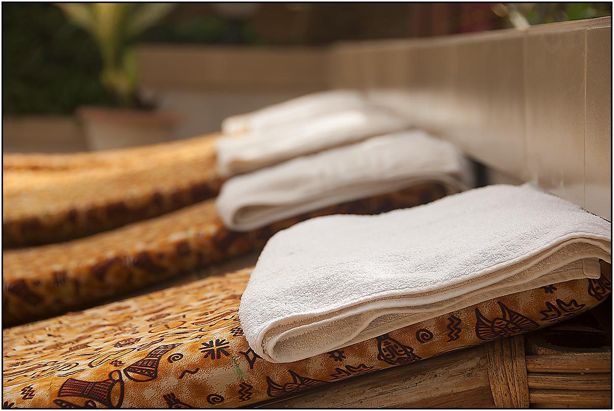 Bamboo Garden Hotel Serrekunda Bagian luar foto